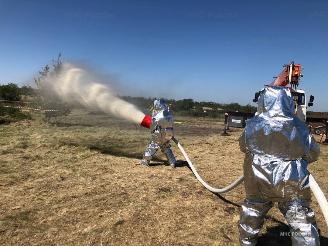 В Каменском  районе пожарные МЧС России приняли участие в учениях по ликвидации аварии на нефтепроводе
