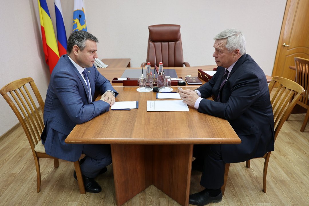 Василий Голубев обсудил с главой администрации Каменска-Шахтинского задачи развития города