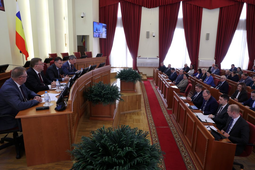 Юрий Слюсарь: «На приведение в порядок дворов, парков, детских площадок в городах и селах Дона направим почти 1,5 млрд рублей»